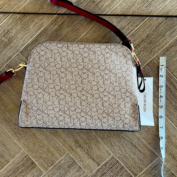 Calvin Klein Purse/Dust Bag NWT - Picture 8 of 14